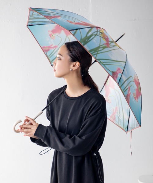 MILLION CARATS（ミリオンカラッツ）の「【because】 フォトグラファー花盛友里　“Party in the rain”　クリアプリント長傘（長傘・レディース・ブルー/ピンク/サックスブルー・FREE）」の3枚目の写真