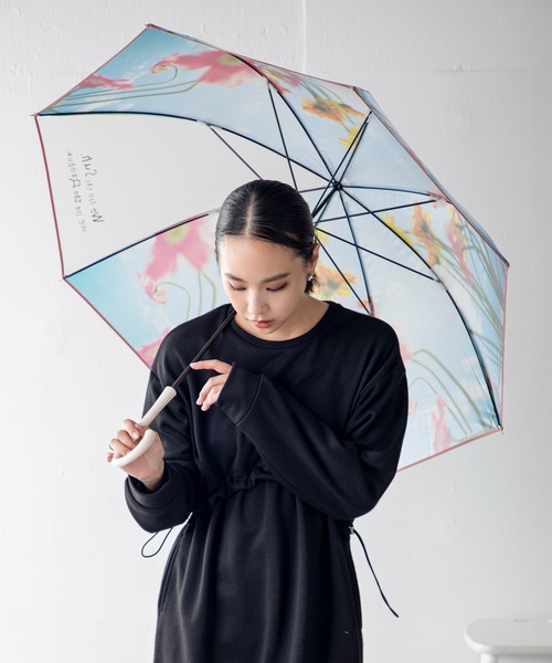 MILLION CARATS（ミリオンカラッツ）の「【because】 フォトグラファー花盛友里　“Party in the rain”　クリアプリント長傘（長傘・レディース・ブルー/ピンク/サックスブルー・FREE）」の9枚目の写真