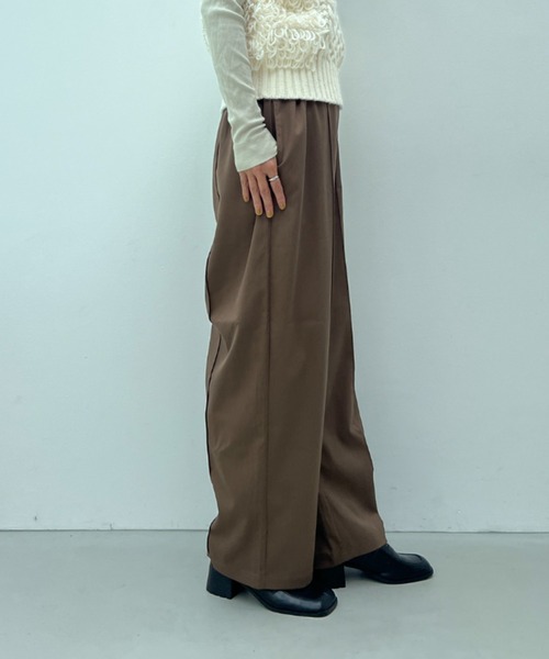 y/m(イム)の「フロントピンタックイージーパンツ(スラックス・レディース・ブラウン/ブラック・FREE)」の4枚目の写真