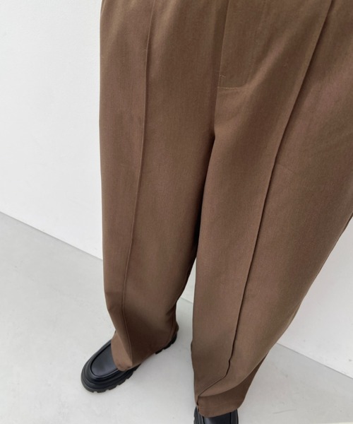 y/m(イム)の「フロントピンタックイージーパンツ(スラックス・レディース・ブラウン/ブラック・FREE)」の20枚目の写真