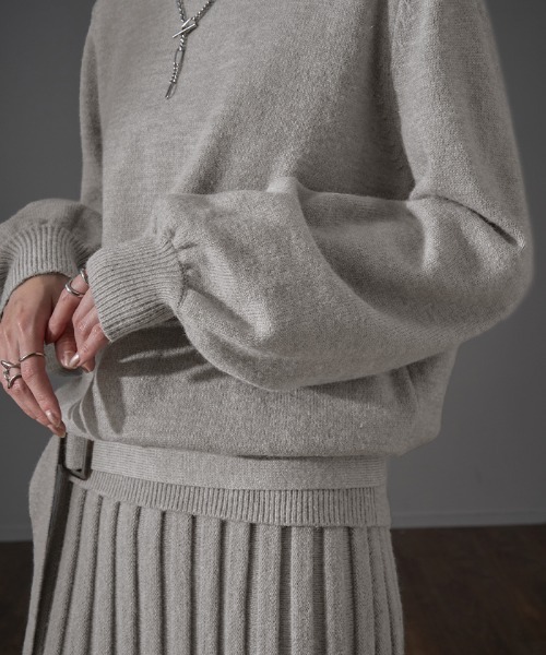 HUG.U(ハグユー)の「3点セット ぽわん袖トップス プリーツスカート ベルト ニットセットアップ(セットアップ・レディース・ダークグリーン/ダークブラウン/ライトグレー/ブラック・FREE)」の16枚目の写真