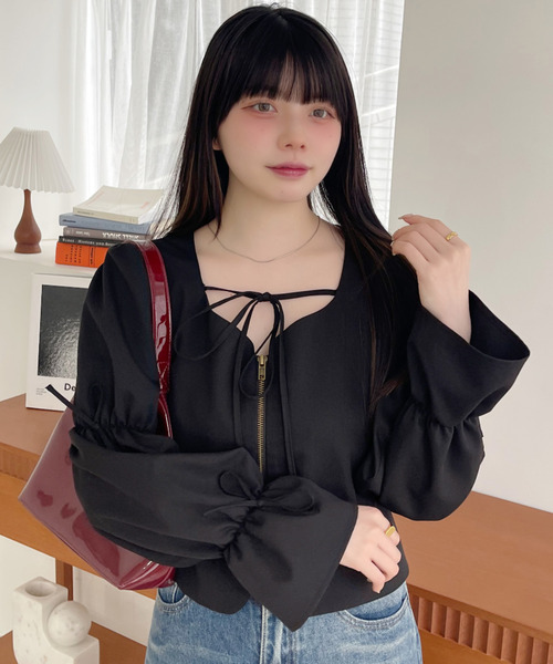Ada.(エイダ)の「ハートネック キャンディースリーブ リボンデザイン ジップ ブラウス ジャケット(シャツ/ブラウス・レディース・ブラック/グレー/ブラウン・FREE)」の7枚目の写真