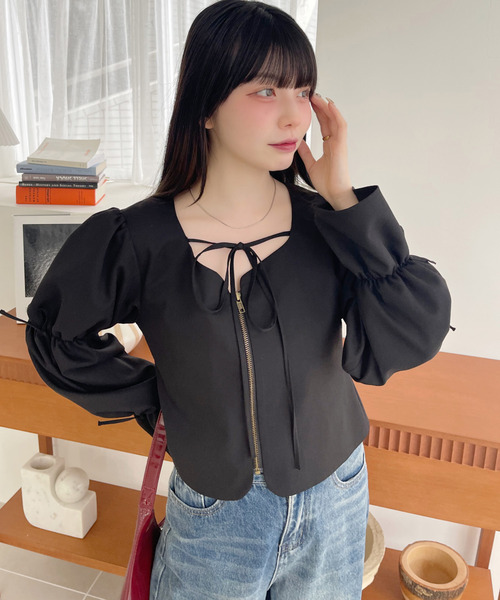 Ada.(エイダ)の「ハートネック キャンディースリーブ リボンデザイン ジップ ブラウス ジャケット(シャツ/ブラウス・レディース・ブラック/グレー/ブラウン・FREE)」の13枚目の写真