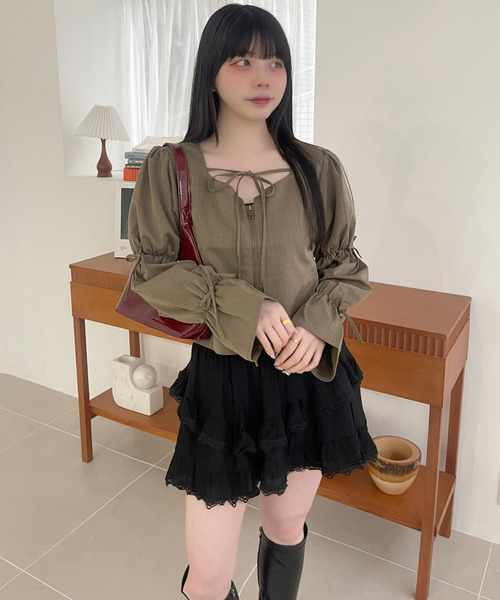 Ada.(エイダ)の「ハートネック キャンディースリーブ リボンデザイン ジップ ブラウス ジャケット(シャツ/ブラウス・レディース・ブラック/グレー/ブラウン・FREE)」の11枚目の写真