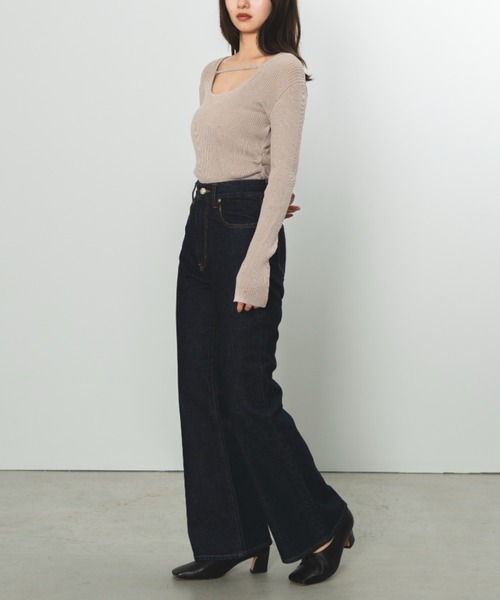 SENEE（セニー）の「square decolletage knit tops（スクエアデコルテニットトップス）（Tシャツ/カットソー・レディース・ベージュ/カーキ/ブルー・FREE）」の6枚目の写真