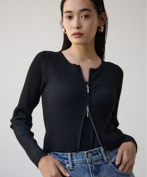 AZUL by moussy(アズールバイマウジー)の「Wジップ配色リブカーディガン(カーディガン/ボレロ・レディース・ブラック系その他/杢グレー/ライトベージュ/ピンク系その他/ライム・FREE)」の2枚目の写真