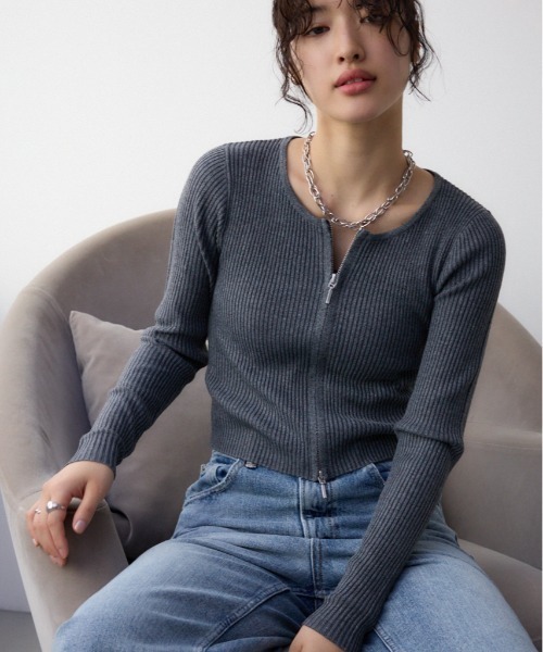 AZUL by moussy(アズールバイマウジー)の「Wジップ配色リブカーディガン(カーディガン/ボレロ・レディース・ブラック系その他/杢グレー/ライトベージュ/ピンク系その他/ライム・FREE)」の3枚目の写真