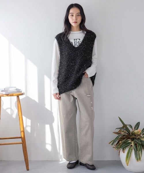 LOWRYS FARM（ローリーズファーム）の「ラメシャギーベスト 284592（ニット/セーター・レディース・グレー/アイボリー/ブラック・FREE）」の7枚目の写真