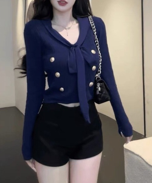 Dream garden(ドリームガーデン)の「ダブルボタン Vネック リボンニット トップス(Tシャツ/カットソー・レディース・ベージュ/ホワイト/ネイビー・FREE)」の5枚目の写真