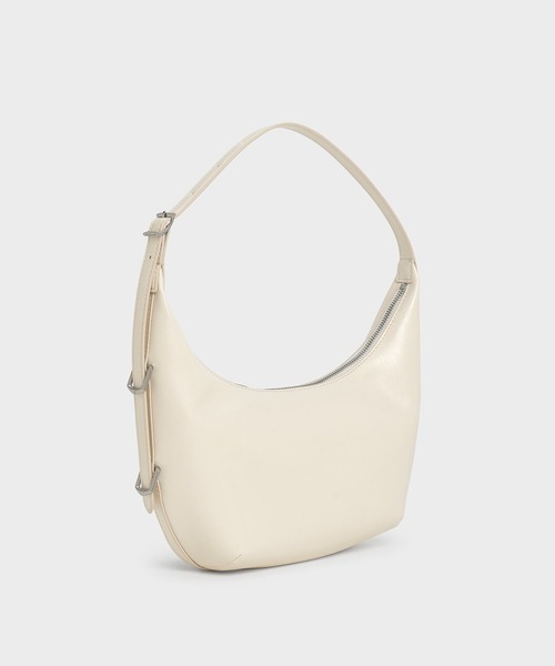 CHARLES & KEITH(チャールズ & キース)の「Bryna ブライナ カーブホーボーバッグ(ショルダーバッグ・レディース・シルバー/スミクロ/クリーム/ワインレッド・M)」の5枚目の写真