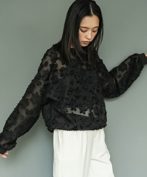 mili an deni(ミリアンデニ)の「シアー花柄プルオーバー(シャツ/ブラウス・レディース・アイボリー/ブラック・M)」の9枚目の写真