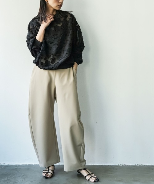 mili an deni(ミリアンデニ)の「シアー花柄プルオーバー(シャツ/ブラウス・レディース・アイボリー/ブラック・M)」の10枚目の写真