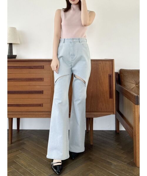 dazzlin(ダズリン)の「スリットフレアデニムパンツ(デニムパンツ・レディース・インディゴブルー/ブルー・SMALL/MEDIUM)」の14枚目の写真