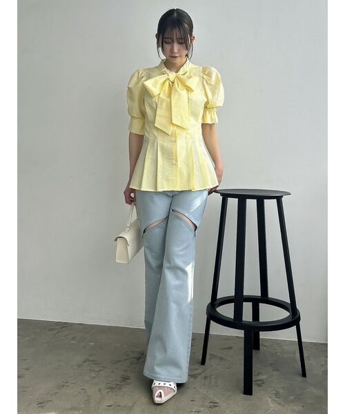 dazzlin(ダズリン)の「スリットフレアデニムパンツ(デニムパンツ・レディース・インディゴブルー/ブルー・SMALL/MEDIUM)」の21枚目の写真