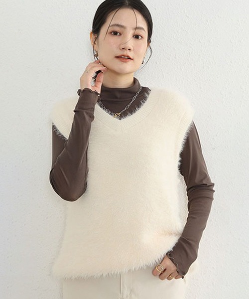 LUMIRA(アパレル)(ルミラ)の「ふわふわシャギー ニット(ニット/セーター・レディース・ベージュ/アイボリー/グレー/ブラック・FREE)」の4枚目の写真