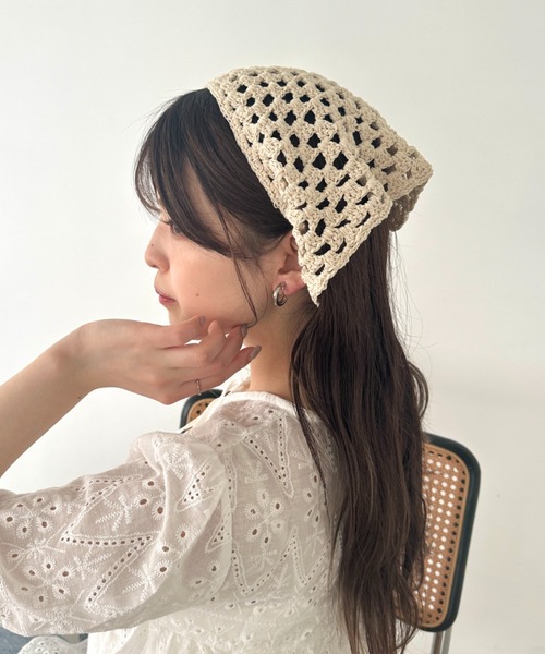 CLEA(クレア)の「マルチウェイクロシェスカーフ(バンダナ/スカーフ・レディース・アイボリー/ブラック・FREE)」の5枚目の写真