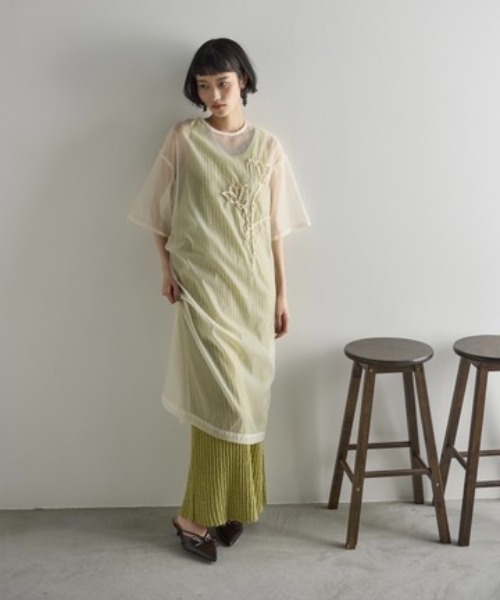 THE YOn（ザヨン）の「フラワーコード刺繍シアーワンピース（ワンピース・レディース・ミント/キャメル/アイボリー・FREE）」の2枚目の写真