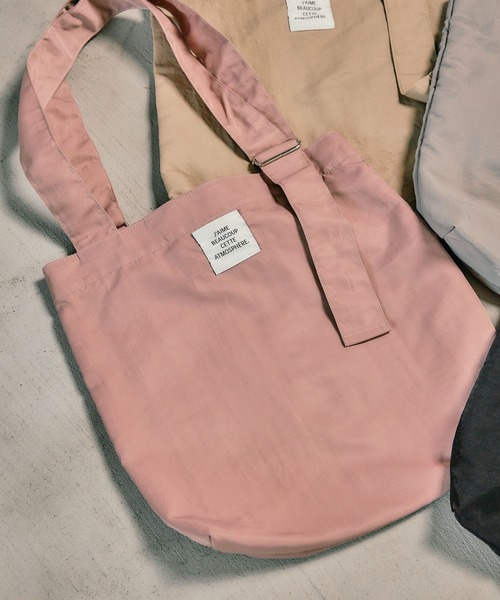 LEPSIM(レプシィム)の「マルチWAYトート 326226(トートバッグ・レディース・ブラック/ベージュ/ピンク/ライトグレー・ONE SIZE)」の4枚目の写真