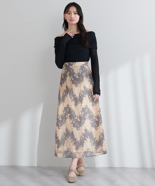 natural couture(ナチュラルクチュール)の「シアーギャザーオフショルプルオーバー(Tシャツ/カットソー・レディース・ネイビー/ブラック/ピンクベージュ/オフホワイト・FREE)」の11枚目の写真