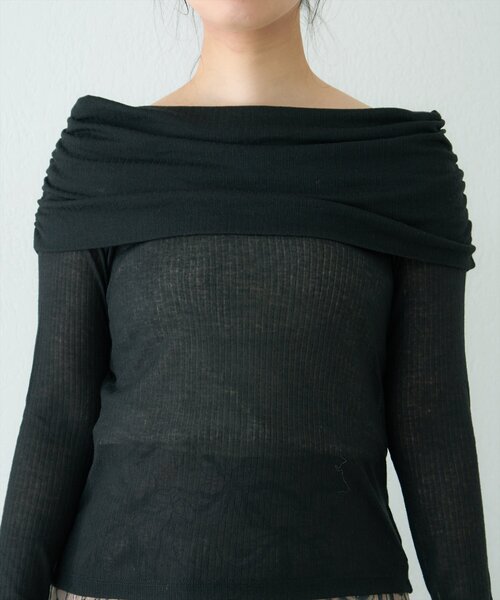 natural couture(ナチュラルクチュール)の「シアーギャザーオフショルプルオーバー(Tシャツ/カットソー・レディース・ネイビー/ブラック/ピンクベージュ/オフホワイト・FREE)」の14枚目の写真