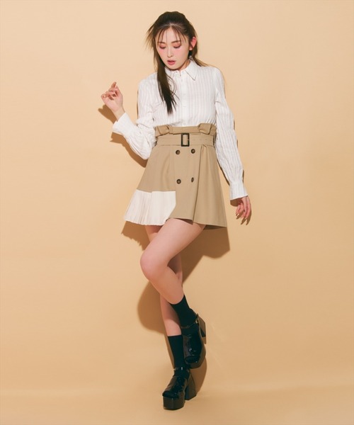 REDYAZEL（レディアゼル）の「フレアペプラムシャツ（シャツ/ブラウス・レディース・オフホワイト/サックスブルー/ブラック・FREE）」の10枚目の写真