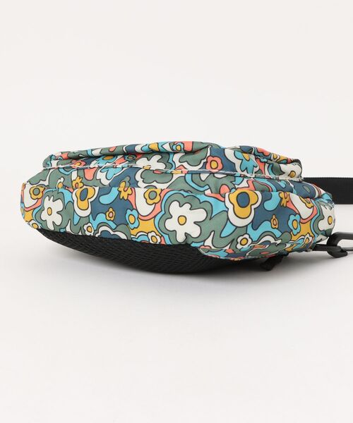 KiU（キウ）の「KiU/キウ 　300D FRONT POCKET MINI SHOULDER BAG（ショルダーバッグ・レディース・その他2/その他5/ダークグリーン/ブラック/その他4/その他8・FREE）」の7枚目の写真
