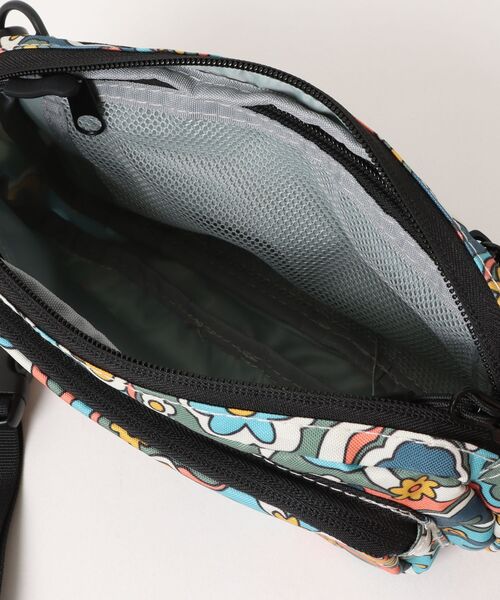 KiU（キウ）の「KiU/キウ 　300D FRONT POCKET MINI SHOULDER BAG（ショルダーバッグ・レディース・その他2/その他5/ダークグリーン/ブラック/その他4/その他8・FREE）」の8枚目の写真