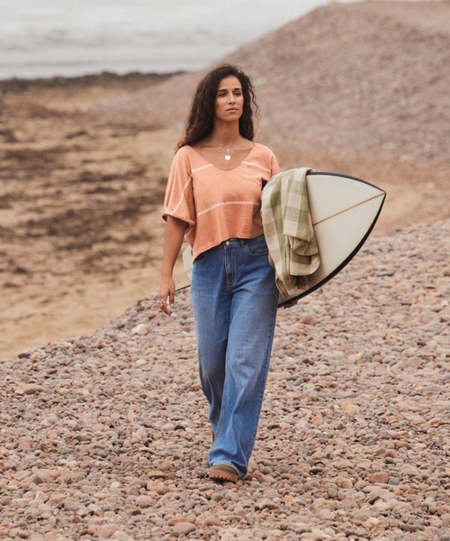 ROXY(ロキシー)の「SURF ON CLOUD HIGH S /ロキシーワイドデニムパンツ(デニムパンツ・レディース・ブルー・25inch/26inch/27inch/24inch/28inch)」の1枚目の写真
