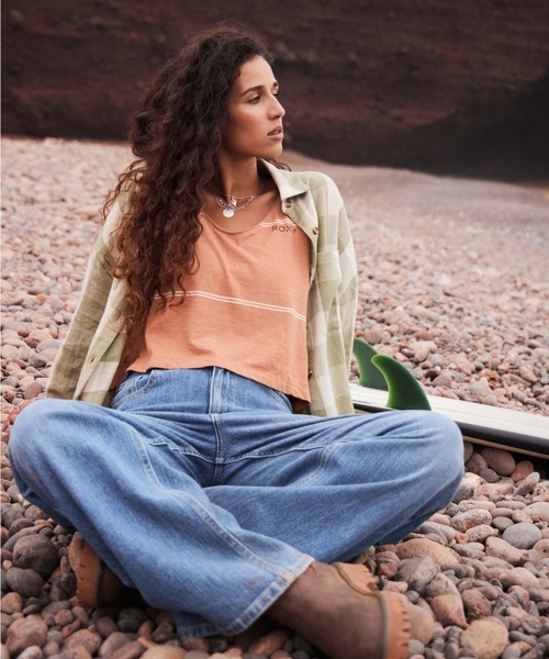 ROXY(ロキシー)の「SURF ON CLOUD HIGH S /ロキシーワイドデニムパンツ(デニムパンツ・レディース・ブルー・25inch/26inch/27inch/24inch/28inch)」の4枚目の写真