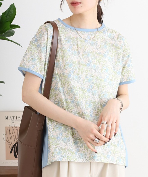 BRODIAEA(ブローディア)の「BRODIAEA リバティプリント半袖Tシャツ ボタニカル柄×無地切り替えカットソー【日本製】(Tシャツ/カットソー・レディース・ラベンダー/イエロー/サックスブルー・40)」の2枚目の写真