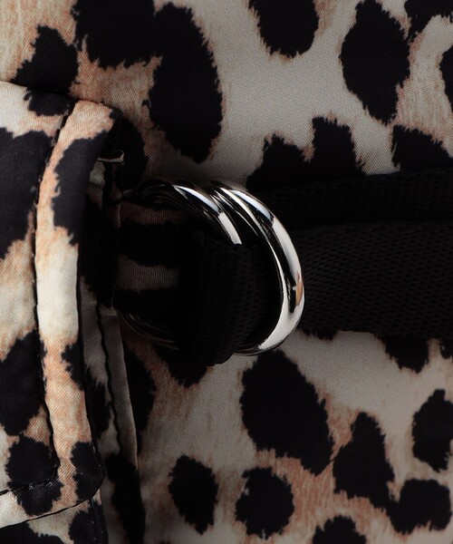 GANNI（ガニー）の「GANNI/ガニー Recycled Tech Backpack / A4755 / A4757 / ロゴ バックパック / A4（バックパック/リュック・レディース・レオパード/ブラック・ONE SIZE）」の4枚目の写真