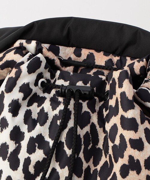 GANNI（ガニー）の「GANNI/ガニー Recycled Tech Backpack / A4755 / A4757 / ロゴ バックパック / A4（バックパック/リュック・レディース・レオパード/ブラック・ONE SIZE）」の5枚目の写真