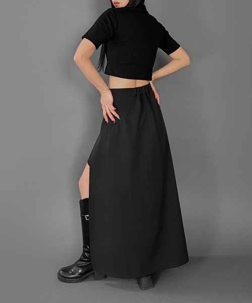 LVEU.(ラブユ.)の「【LVEU.】ベルトチョーカーニットトップス / トップス ベルト ハイネック オープンネック カットソー クロップド ショート ブラック(Tシャツ/カットソー・レディース・ブラック・FREE)」の8枚目の写真