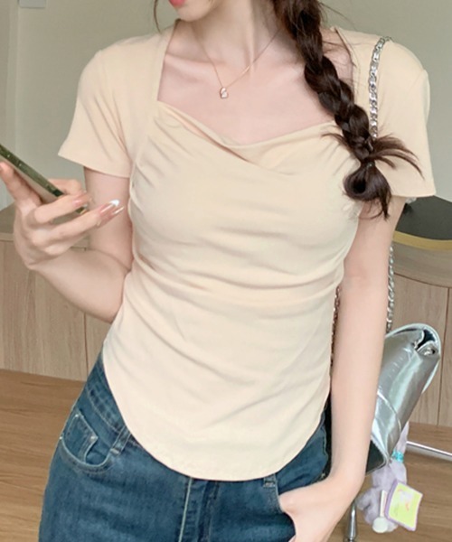 NANAHACHI（ナナハチ）の「スクエアネックドレープ 半袖 Tシャツ（Tシャツ/カットソー・レディース・アイボリー/ブラック/クリーム・FREE）」の16枚目の写真