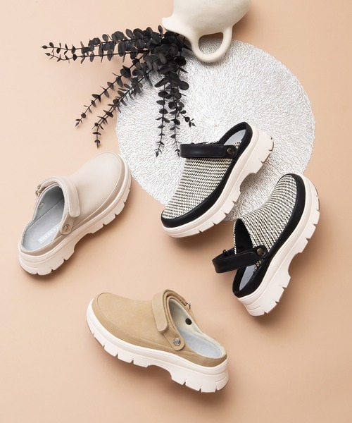 JELLY BEANS(ジェリービーンズ)の「2WAYベルト付きクロッグサボミュールシューズ(215-53158)JELLY BEANS(ジェリービーンズ)(サンダル・レディース・ブラック×ホワイト/ベージュ/アイボリー・S/L/M)」の1枚目の写真