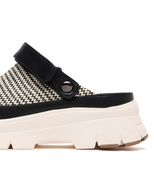 JELLY BEANS(ジェリービーンズ)の「2WAYベルト付きクロッグサボミュールシューズ(215-53158)JELLY BEANS(ジェリービーンズ)(サンダル・レディース・ブラック×ホワイト/ベージュ/アイボリー・S/L/M)」の8枚目の写真