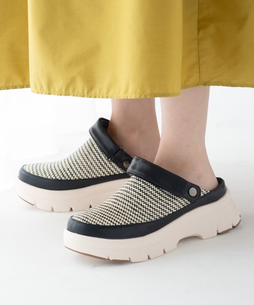 JELLY BEANS(ジェリービーンズ)の「2WAYベルト付きクロッグサボミュールシューズ(215-53158)JELLY BEANS(ジェリービーンズ)(サンダル・レディース・ブラック×ホワイト/ベージュ/アイボリー・S/L/M)」の22枚目の写真