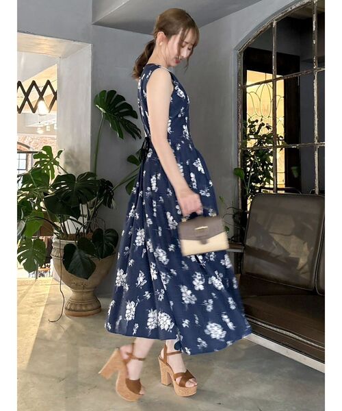 dazzlin(ダズリン)の「サイドボリュームドレス(ドレス・レディース・アイボリー/ネイビー・SMALL/MEDIUM)」の8枚目の写真