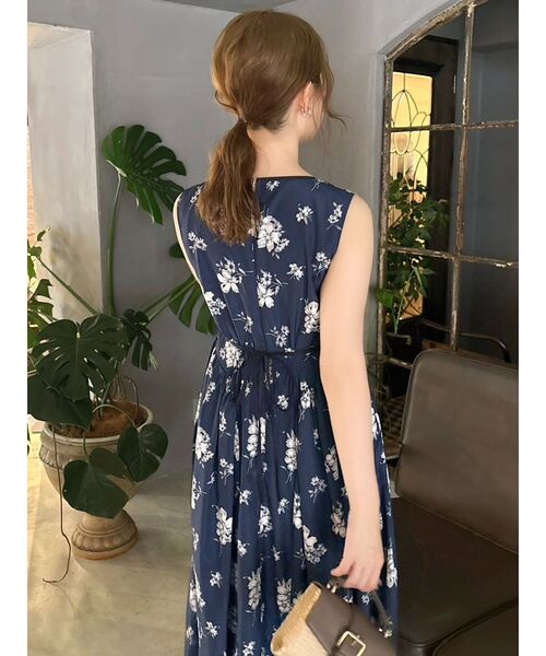 dazzlin(ダズリン)の「サイドボリュームドレス(ドレス・レディース・アイボリー/ネイビー・SMALL/MEDIUM)」の5枚目の写真