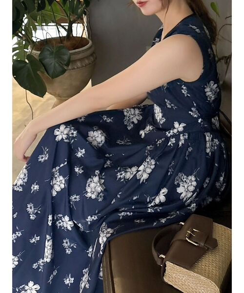 dazzlin(ダズリン)の「サイドボリュームドレス(ドレス・レディース・アイボリー/ネイビー・SMALL/MEDIUM)」の3枚目の写真