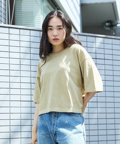 GILDAN(ギルダン)の「ピグメントダイカットオフTシャツ クロップドTシャツ 半袖Tシャツ 秋物 秋服 2026年秋冬(Tシャツ/カットソー・レディース・ブラウン/ベージュ/ブラック・FREE)」の14枚目の写真