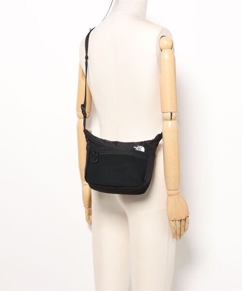 THE NORTH FACE（ザノースフェイス）の「【韓国限定・日本未入荷】THE NORTH FACE MT LITE CROSS BAG / ノースフェイス マウントライト クロスバッグ（ショルダーバッグ・メンズ・ブラック/ブルー・FREE）」の13枚目の写真
