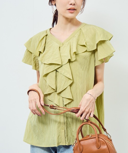 ROPE' PICNIC(ロペピクニック)の「【emur/エミュール】ランダムラッフルブラウス(シャツ/ブラウス・レディース・オフホワイト/ブラック/ライトグリーン・38)」の3枚目の写真