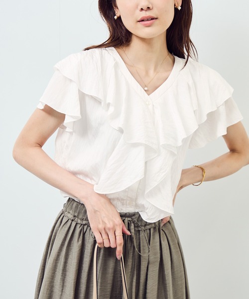 ROPE' PICNIC(ロペピクニック)の「【emur/エミュール】ランダムラッフルブラウス(シャツ/ブラウス・レディース・オフホワイト/ブラック/ライトグリーン・38)」の14枚目の写真