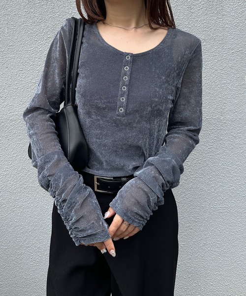 solleim（ソルレム）の「［26SS新色追加］シアーベロアヘンリーネックロンT（Tシャツ/カットソー・レディース・アイボリー/ブラック/グレー/ブラウン/ピンク/ライトグリーン・M/L）」の9枚目の写真