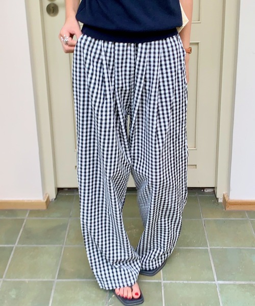 LAFFMO（ラフモ）の「ギンガムチェックワイドイージーパンツ（その他パンツ・レディース・ブラック/ブルー・M/L）」の4枚目の写真