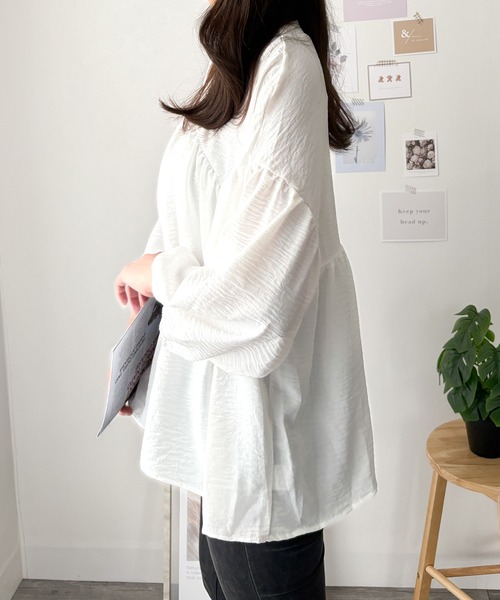 ゆるシルエットで華奢見え、こっそり体型カバー Vネックギャザー