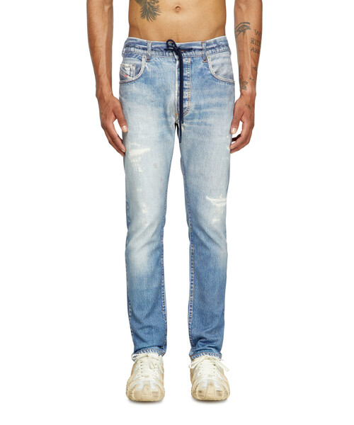 DIESEL(ディーゼル)の「メンズ デニムパンツ ジョグジーンズ 2032 D-KROOLEY-B JOGG(デニムパンツ・メンズ・ライトインディゴブルー・30inch/28inch/34inch/32inch/36inch)」の2枚目の写真