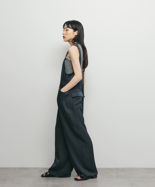 KBF（ケイビーエフ）の「フロントZIPサテンサロペット（サロペット/オーバーオール・レディース・ネイビー/アイボリー・ONE）」の14枚目の写真