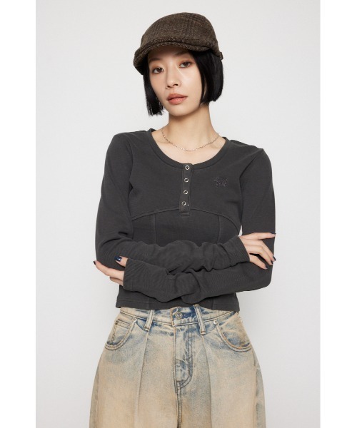 LAGUA GEM（ラグアジェム）の「LAGUA LOGO WASH トップス（Tシャツ/カットソー・レディース・レッド/ブラウン/ライトブラック・FREE）」の4枚目の写真